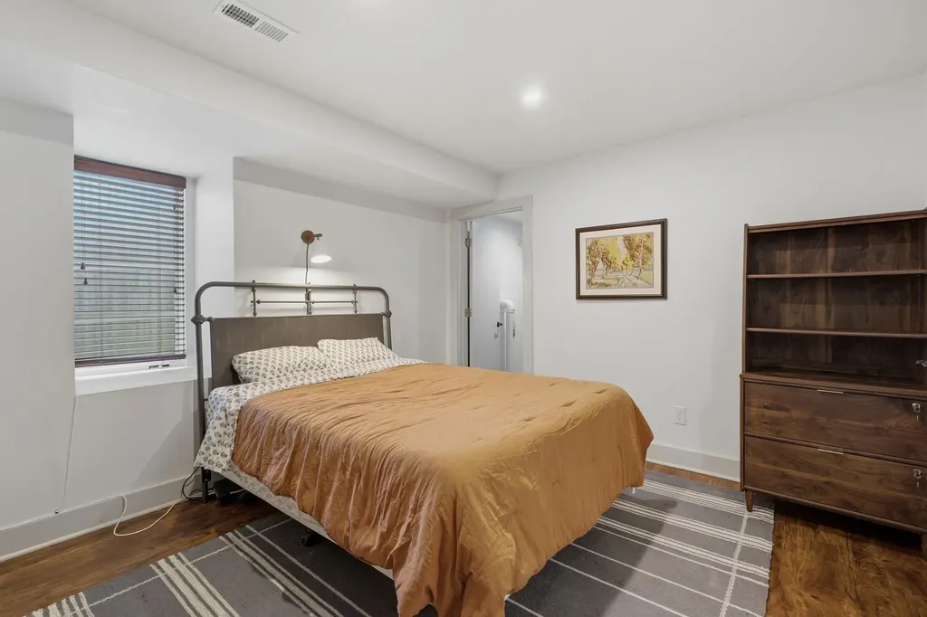 943 Russell Street Nashville TN 37206