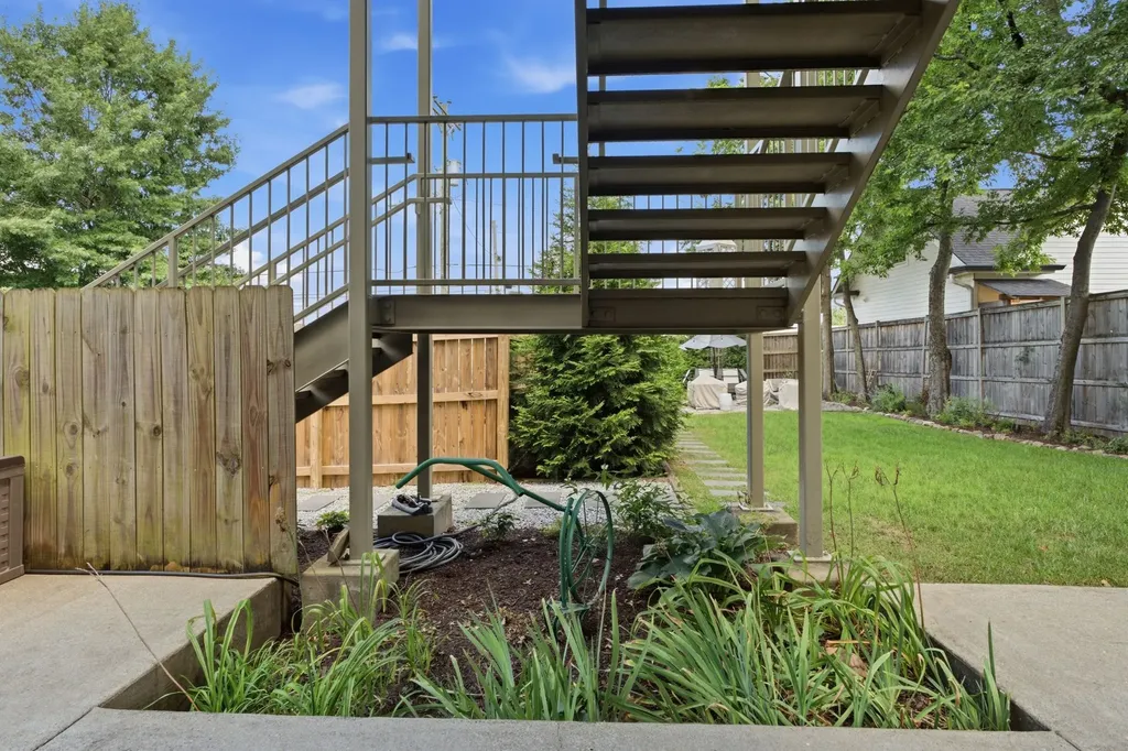 943 Russell Street Nashville TN 37206
