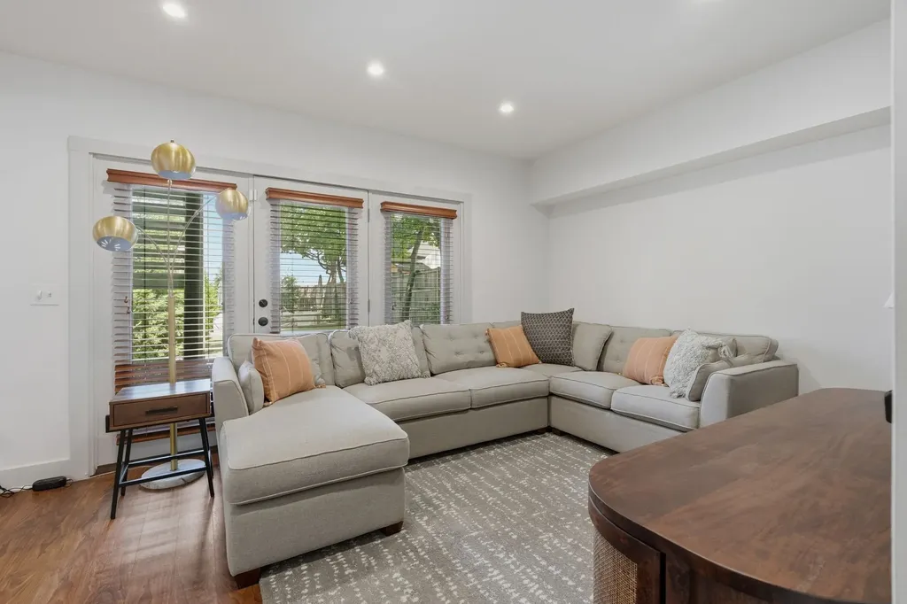 943 Russell Street Nashville TN 37206