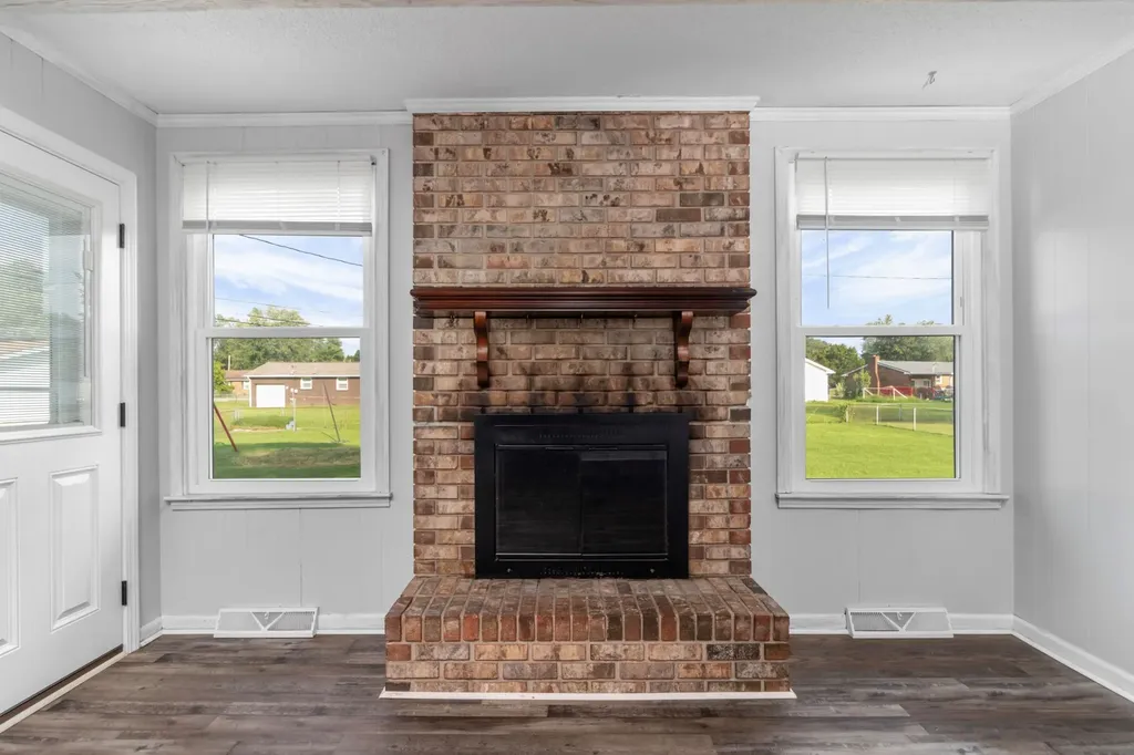 2233 Robin Drive Clarksville TN 37042