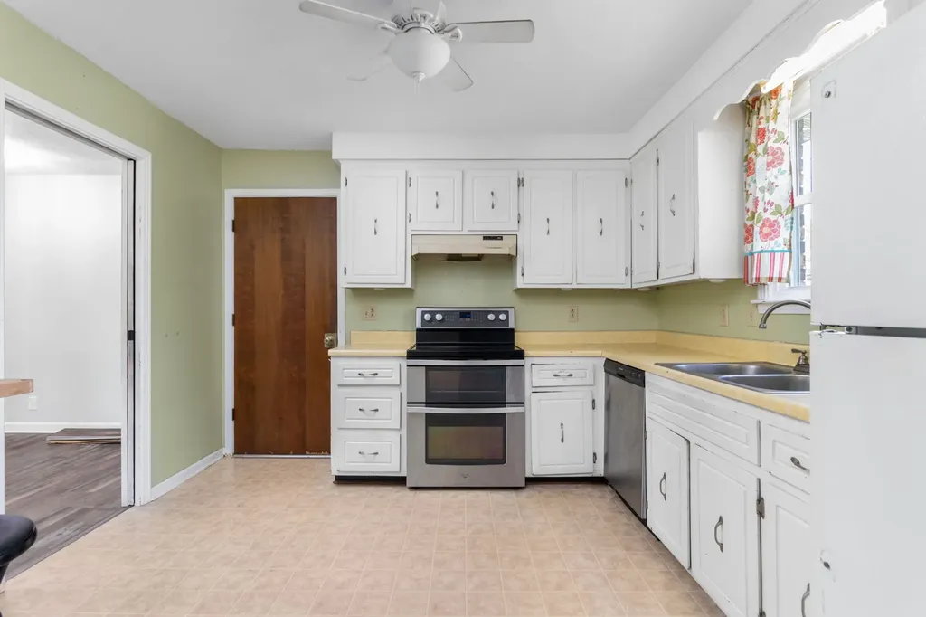 2233 Robin Drive Clarksville TN 37042