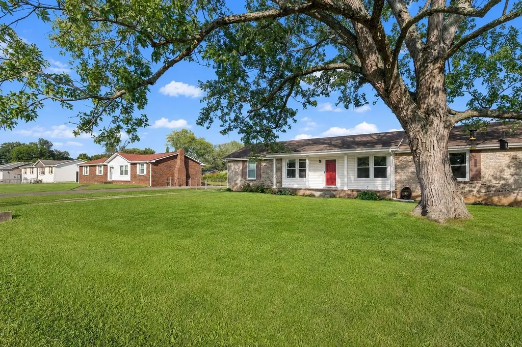2233 Robin Drive Clarksville TN 37042