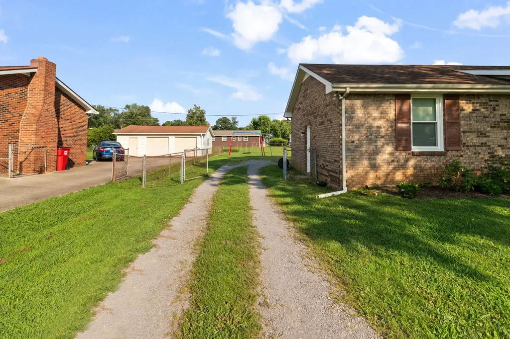 2233 Robin Drive Clarksville TN 37042