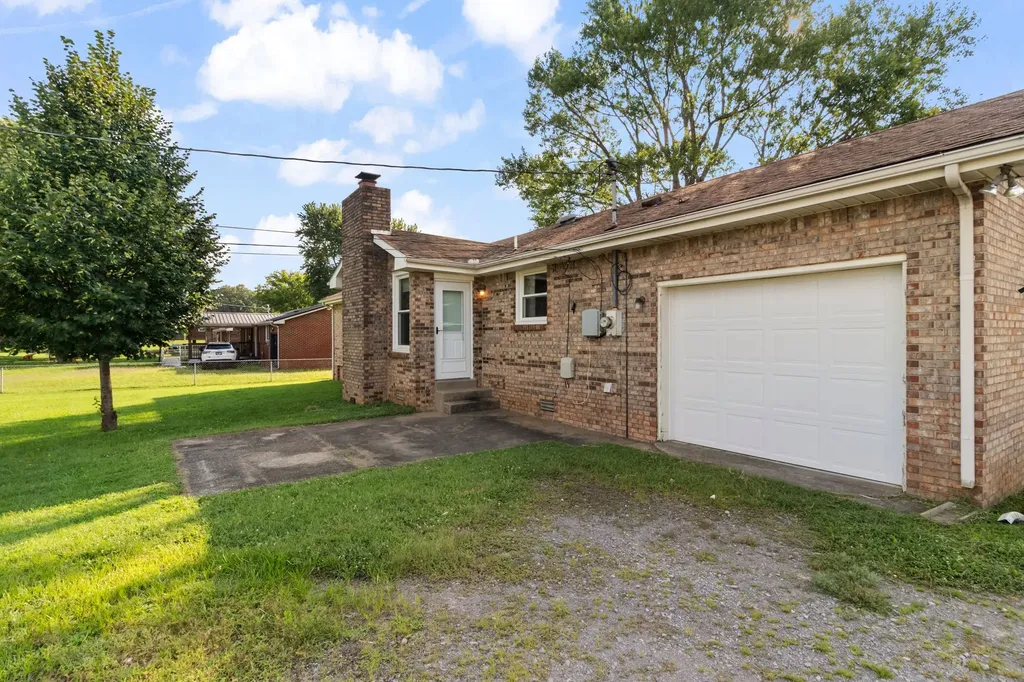 2233 Robin Drive Clarksville TN 37042