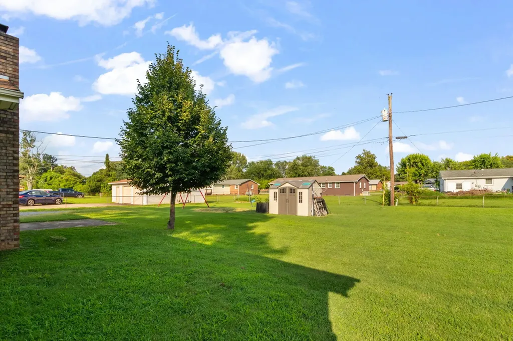 2233 Robin Drive Clarksville TN 37042