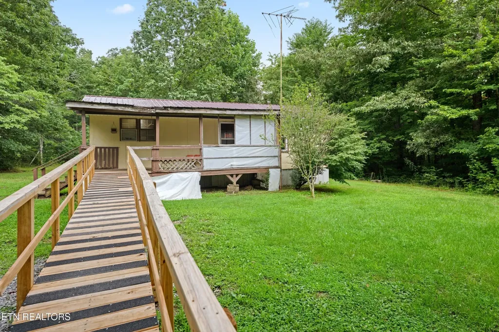 766 Wallop Lane Crossville TN 38571