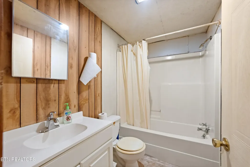 766 Wallop Lane Crossville TN 38571