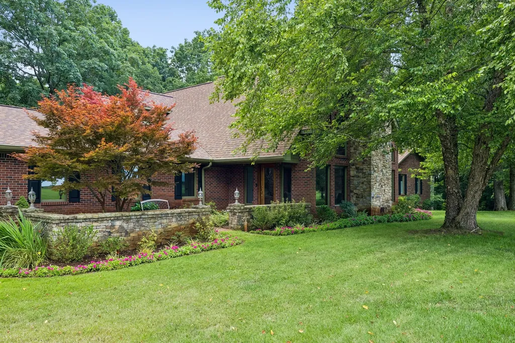 3225 Pinson School Road Greenbrier TN 37073