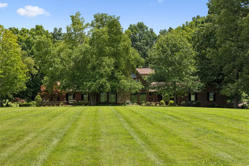 3225 Pinson School Road Greenbrier TN 37073