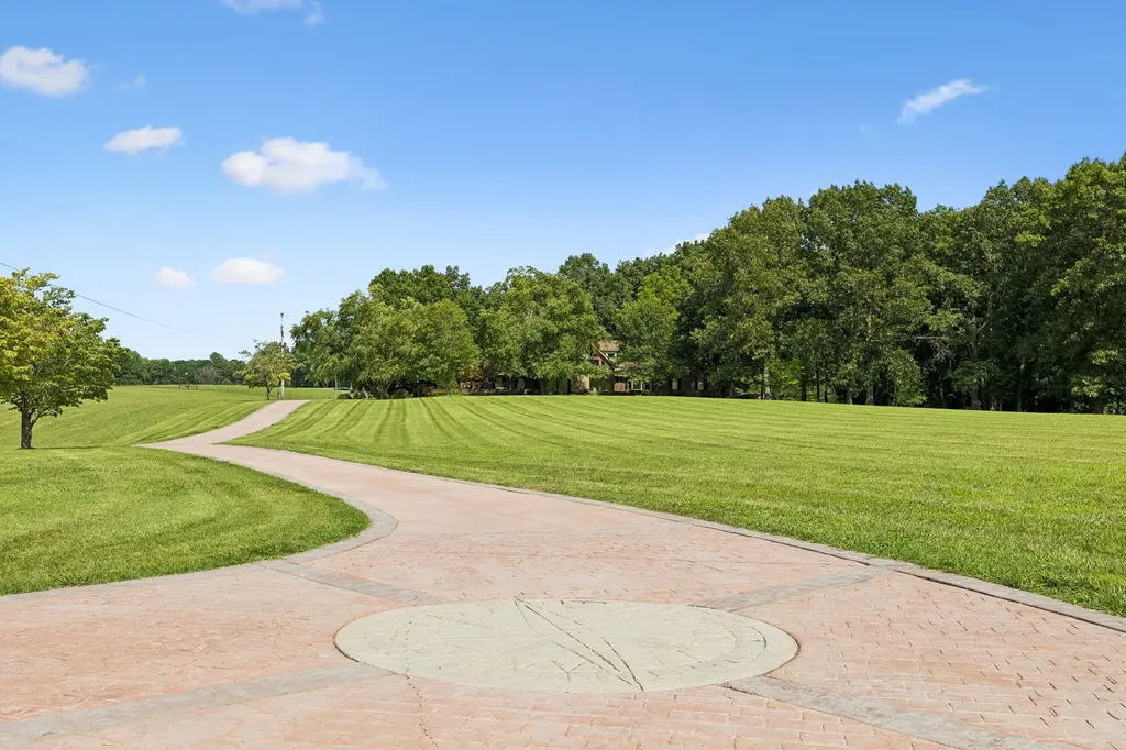 3225 Pinson School Road Greenbrier TN 37073