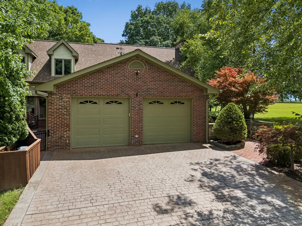 3225 Pinson School Road Greenbrier TN 37073