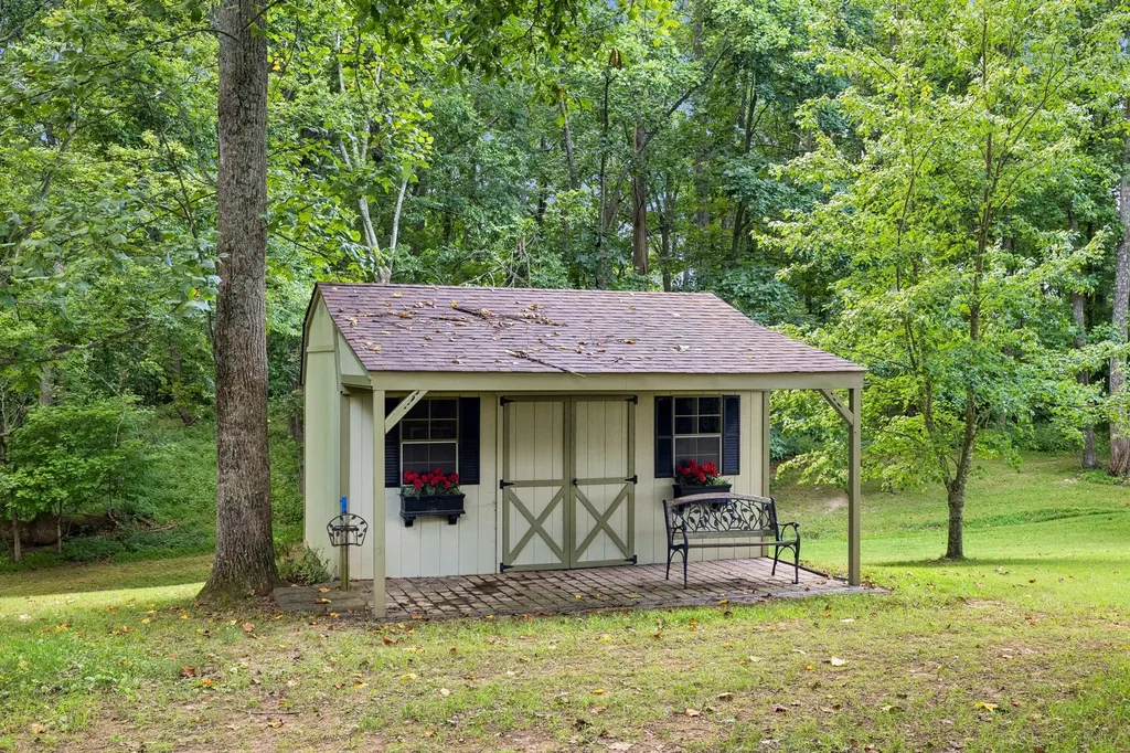 3225 Pinson School Road Greenbrier TN 37073