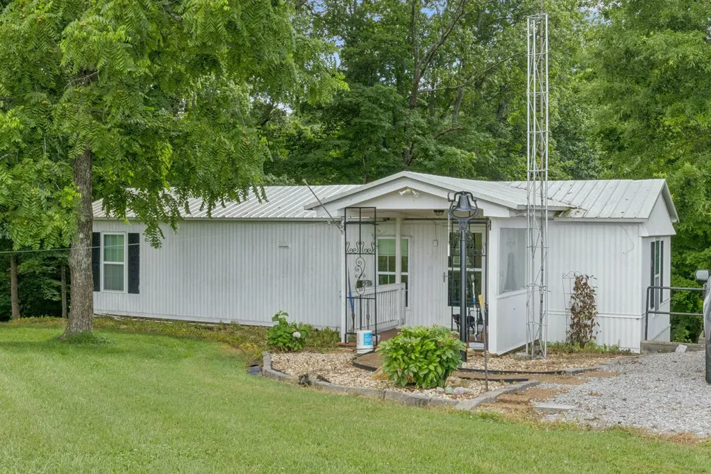 3225 Pinson School Road Greenbrier TN 37073