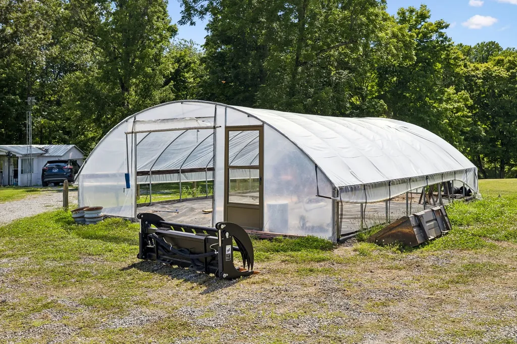 3225 Pinson School Road Greenbrier TN 37073