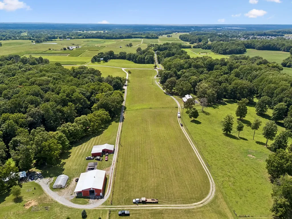 3225 Pinson School Road Greenbrier TN 37073