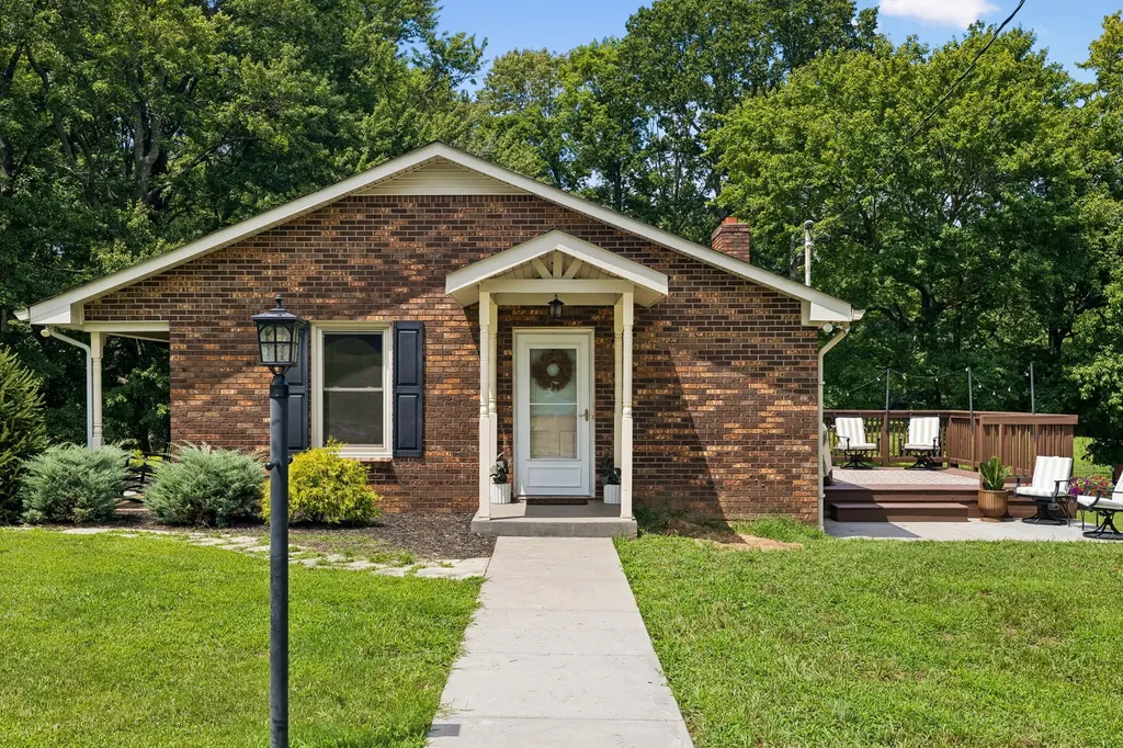 3225 Pinson School Road Greenbrier TN 37073