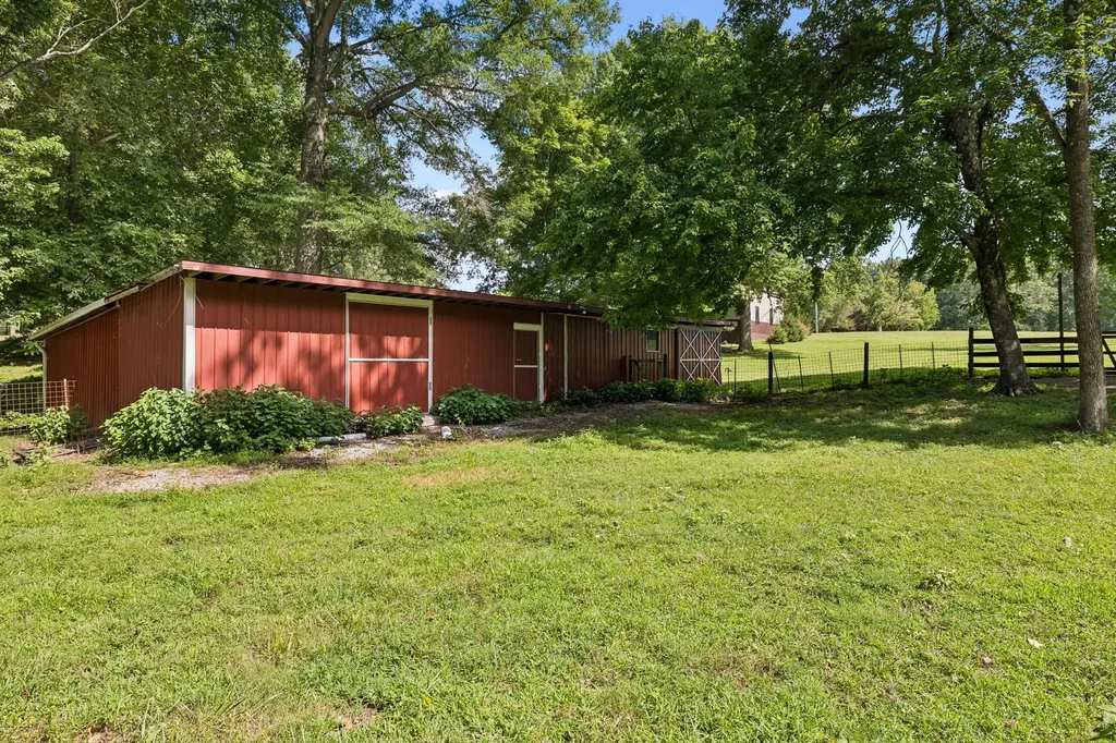3225 Pinson School Road Greenbrier TN 37073