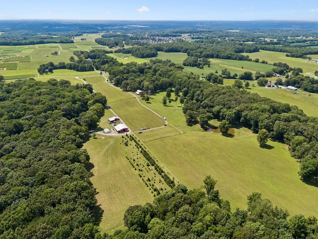 3225 Pinson School Road Greenbrier TN 37073