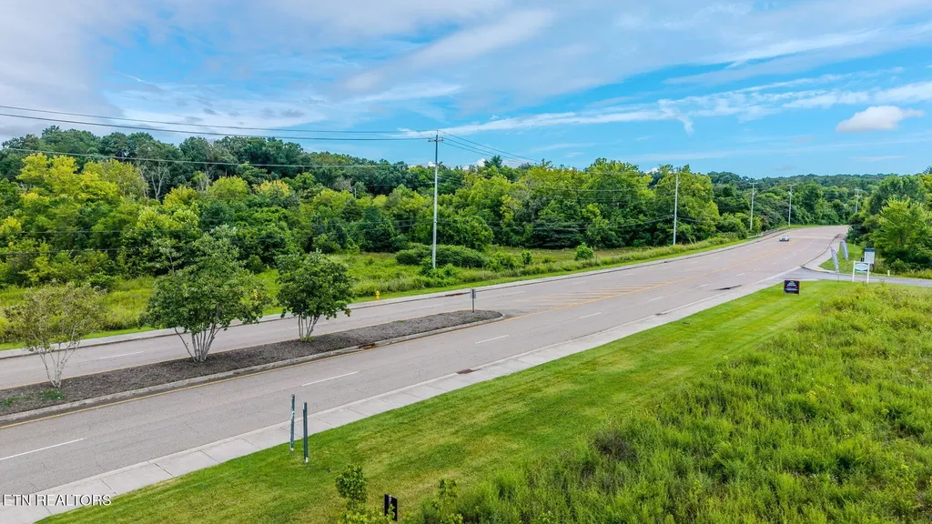 2475 Creekwood Park Boulevard Lenoir City TN 37772