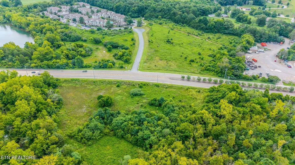 2475 Creekwood Park Boulevard Lenoir City TN 37772