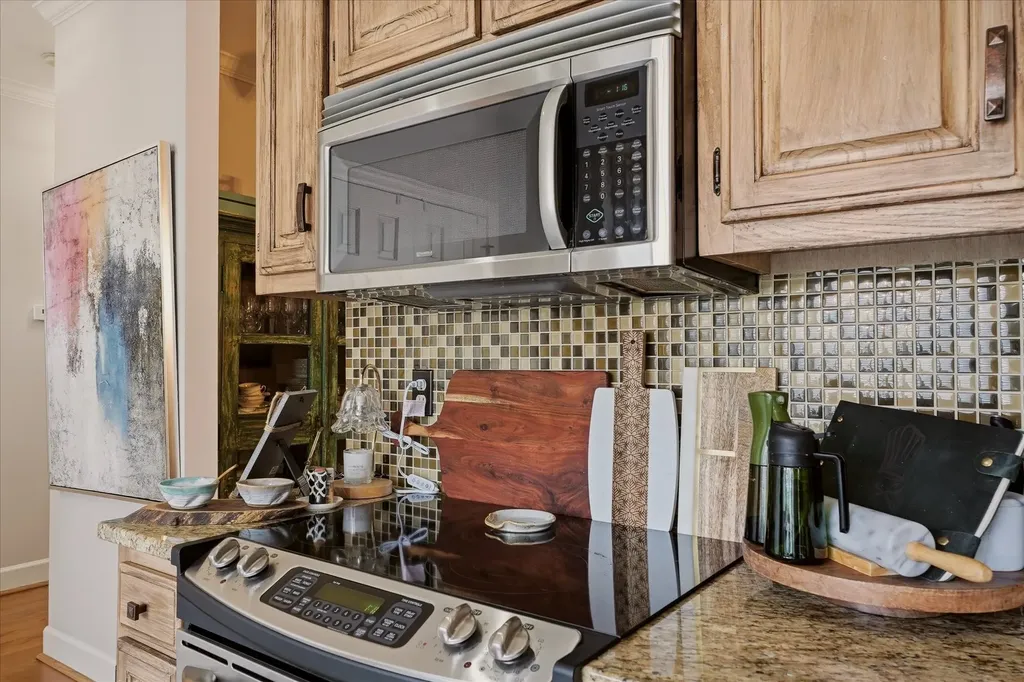 2004 Graybar Lane Nashville TN 37215
