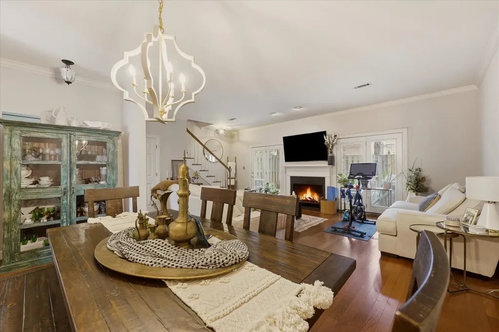 2004 Graybar Lane Nashville TN 37215