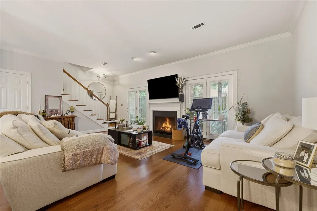 2004 Graybar Lane Nashville TN 37215