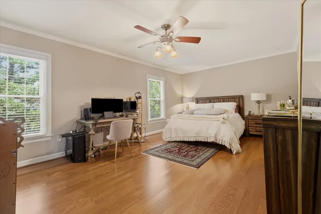 2004 Graybar Lane Nashville TN 37215