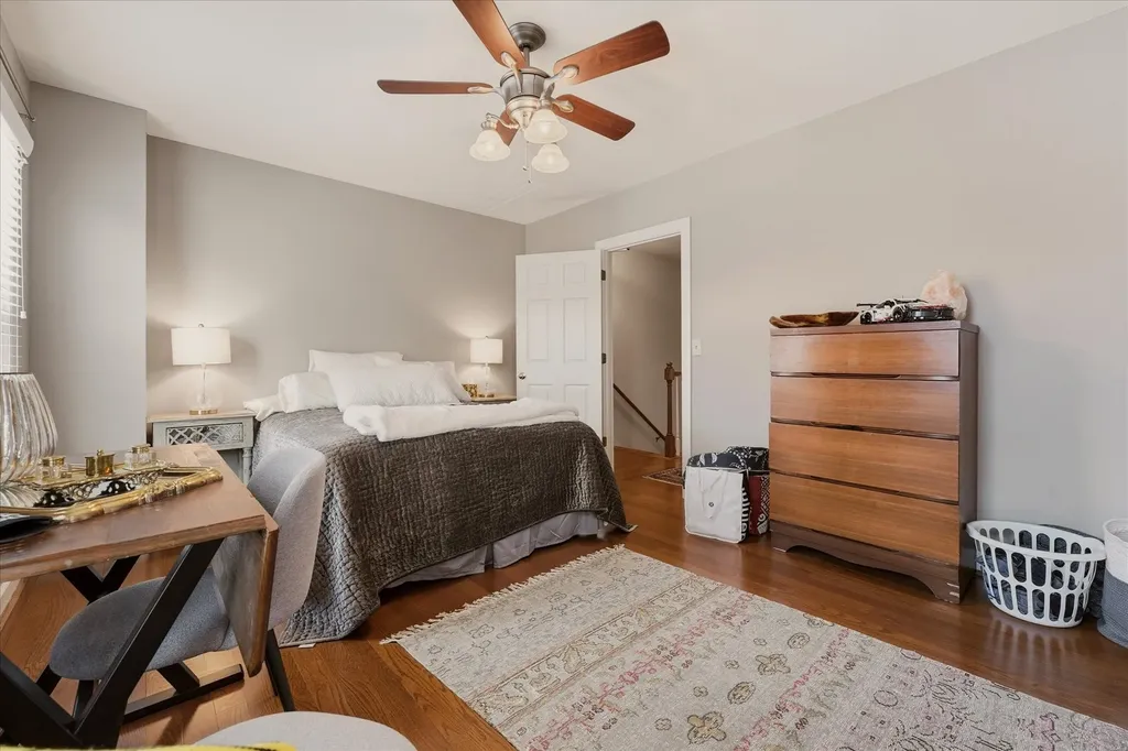 2004 Graybar Lane Nashville TN 37215