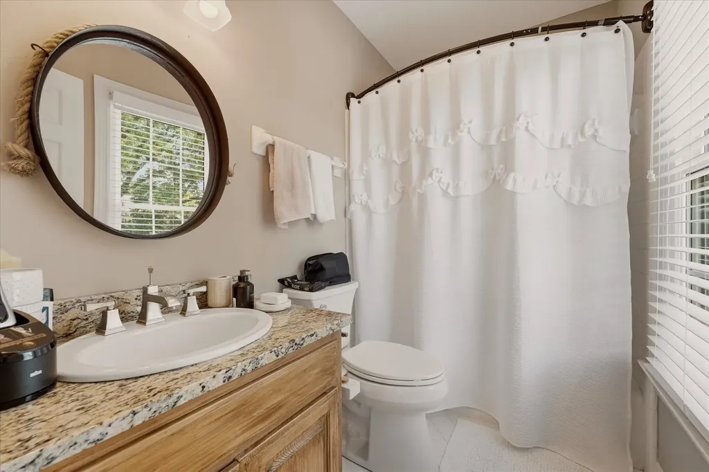 2004 Graybar Lane Nashville TN 37215