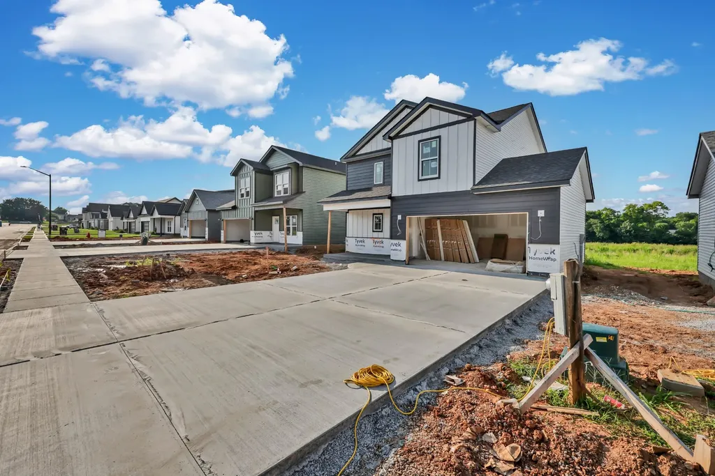 2716 Brewster Drive Clarksville TN 37042