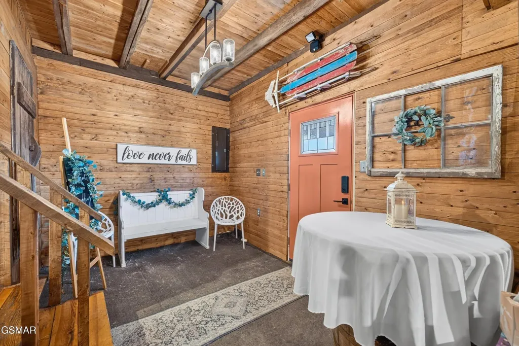 1686 Highway 139 Dandridge TN 37725