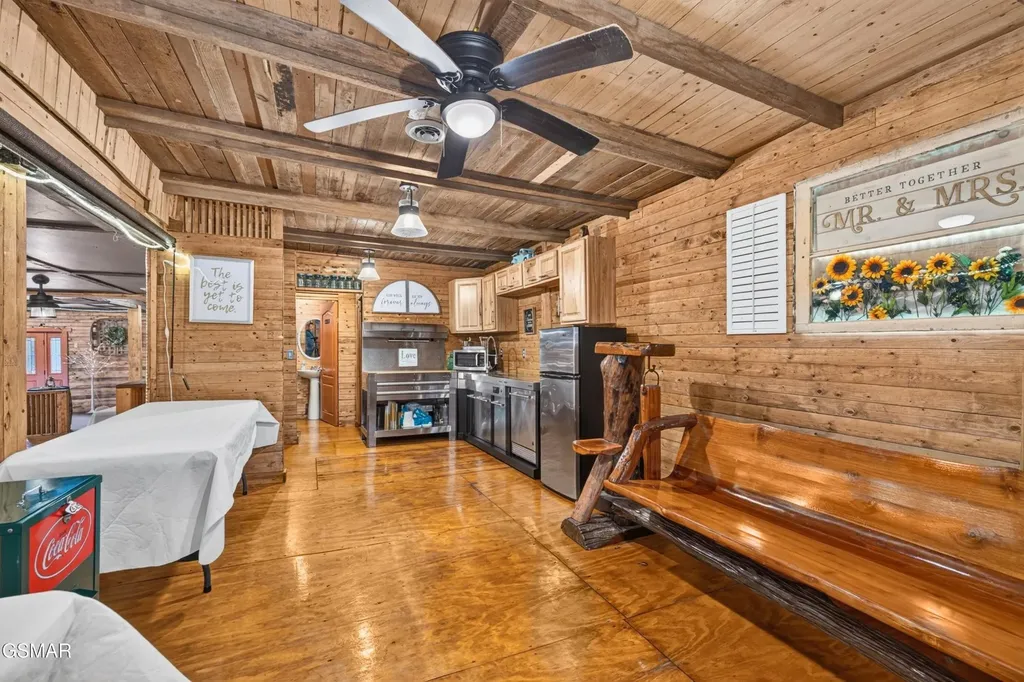 1686 Highway 139 Dandridge TN 37725