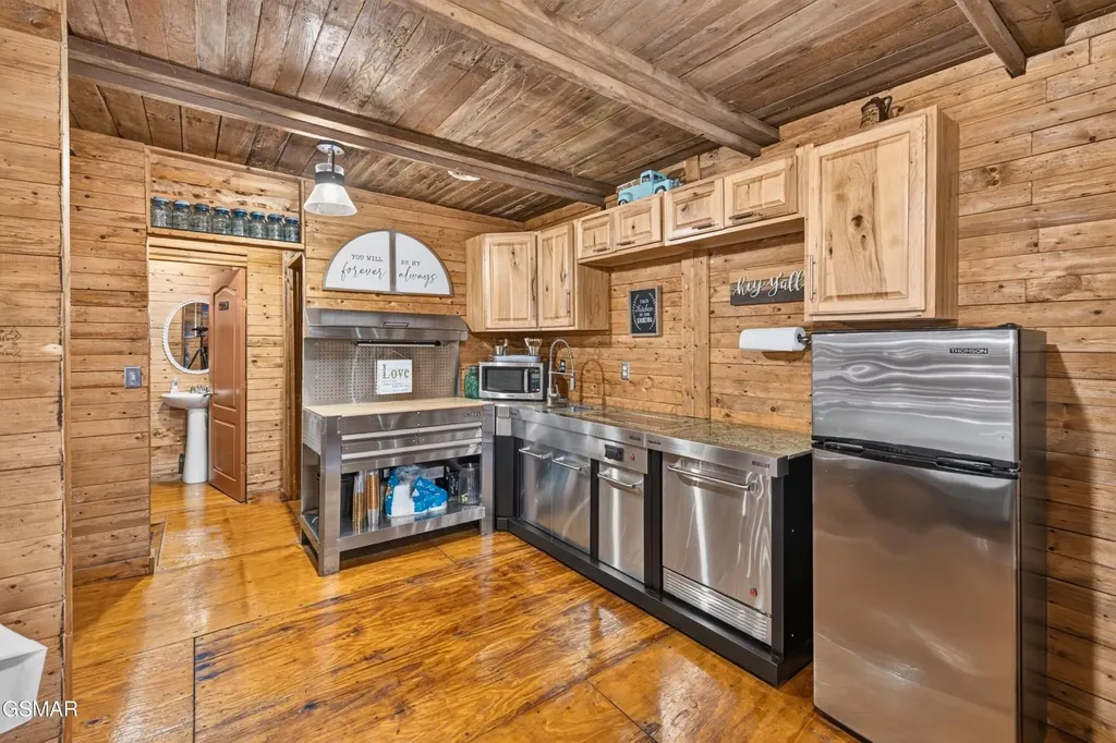 1686 Highway 139 Dandridge TN 37725