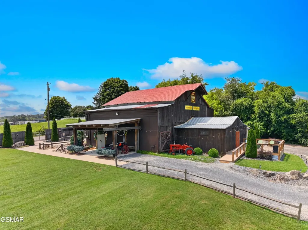 1686 Highway 139 Dandridge TN 37725