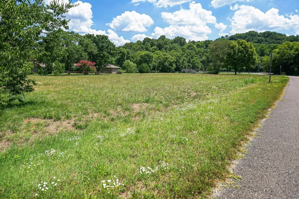 8356 Highway 100 Nashville TN 37221
