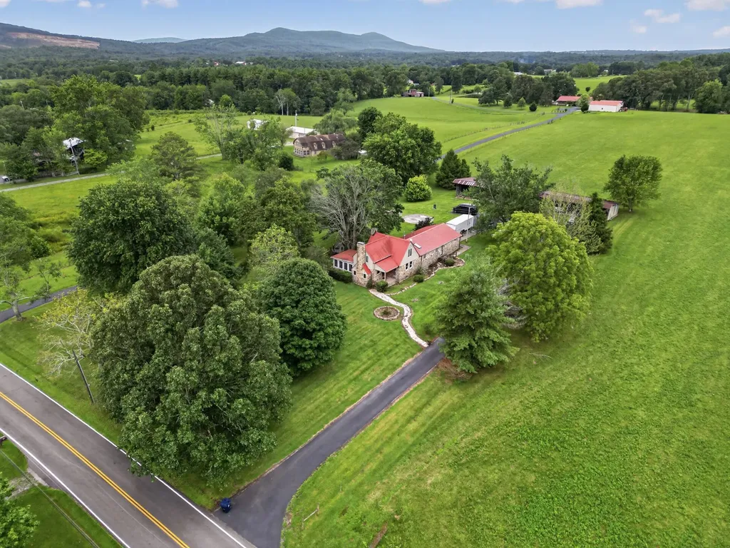 1705 Open Range Road Crossville TN 38555