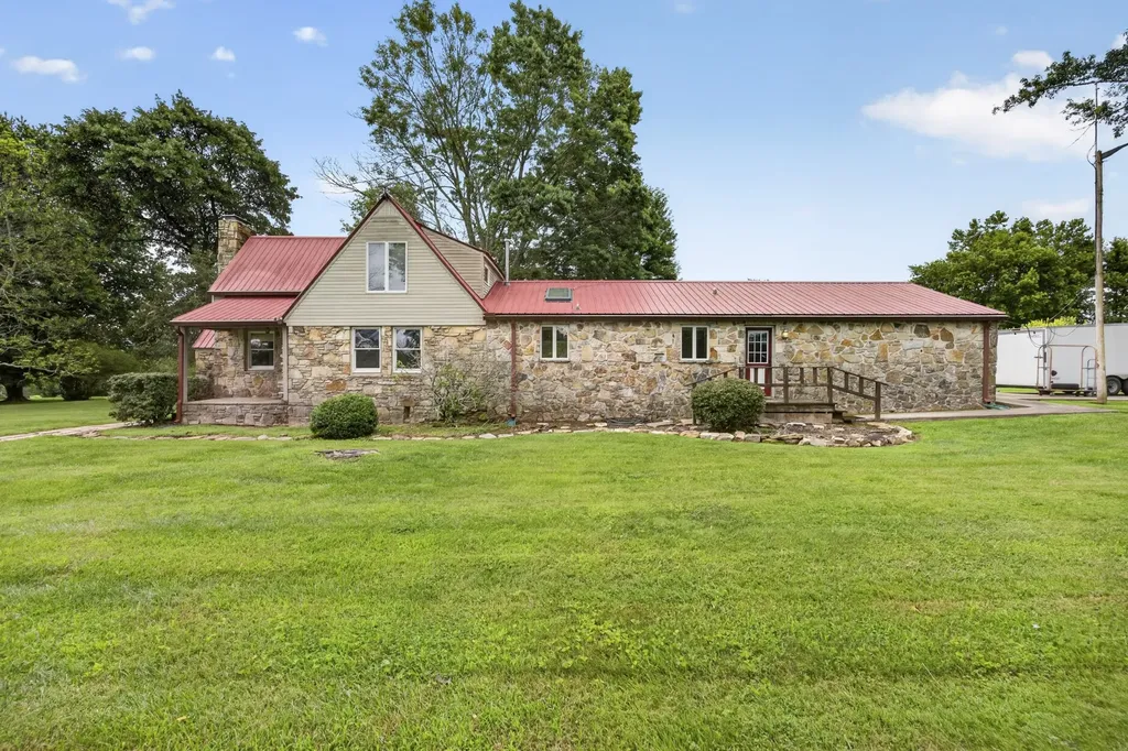 1705 Open Range Road Crossville TN 38555
