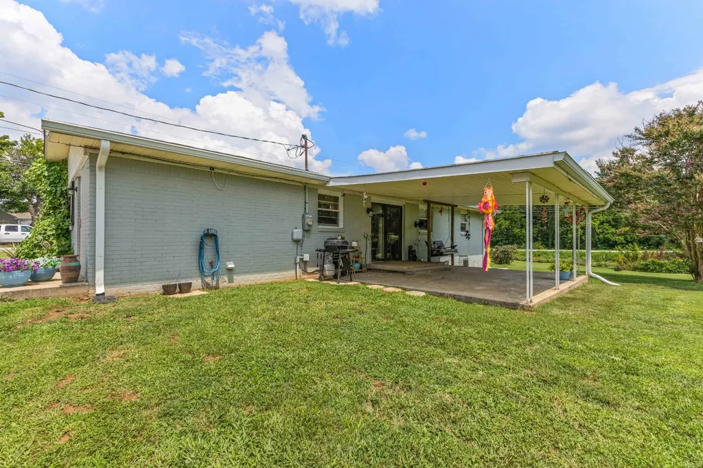 105 E Roberts Road Portland TN 37148
