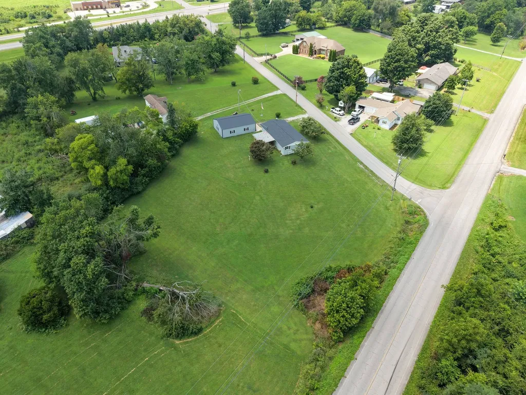 105 E Roberts Road Portland TN 37148
