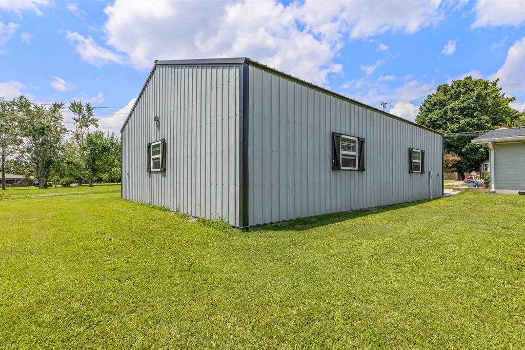 105 E Roberts Road Portland TN 37148
