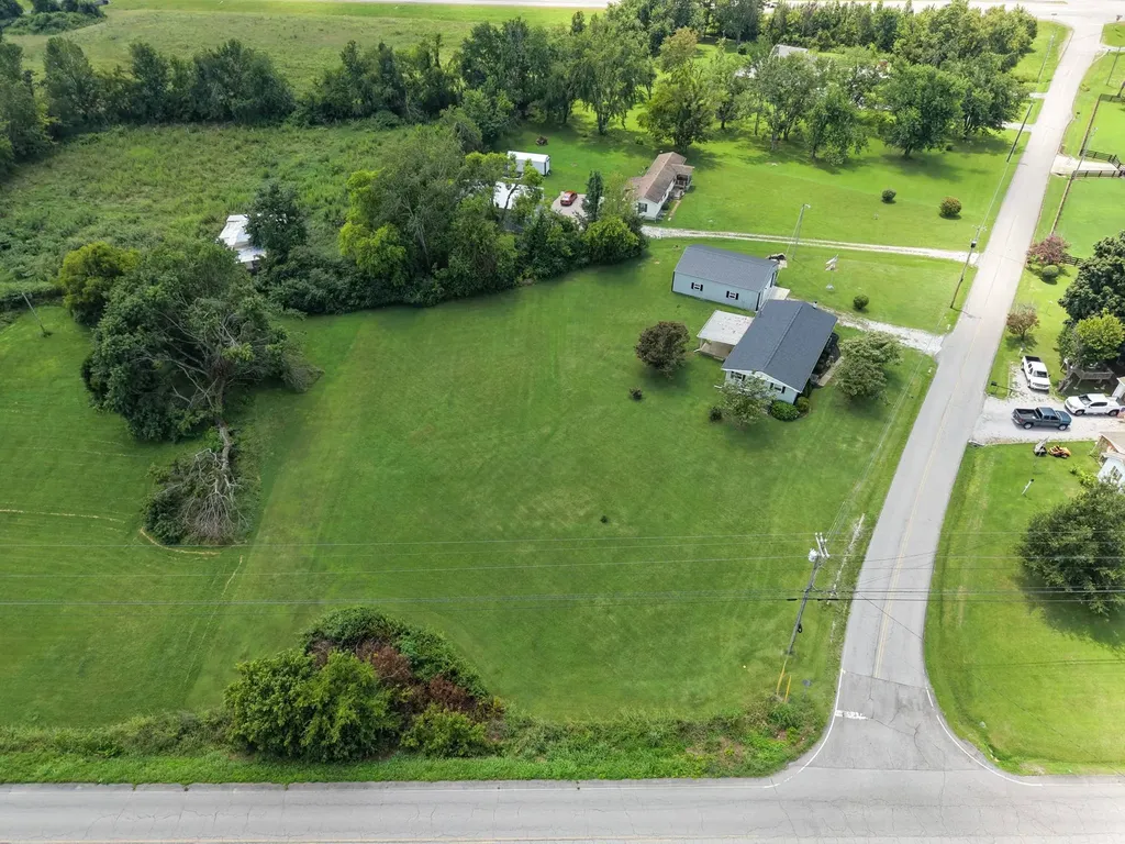 105 E Roberts Road Portland TN 37148
