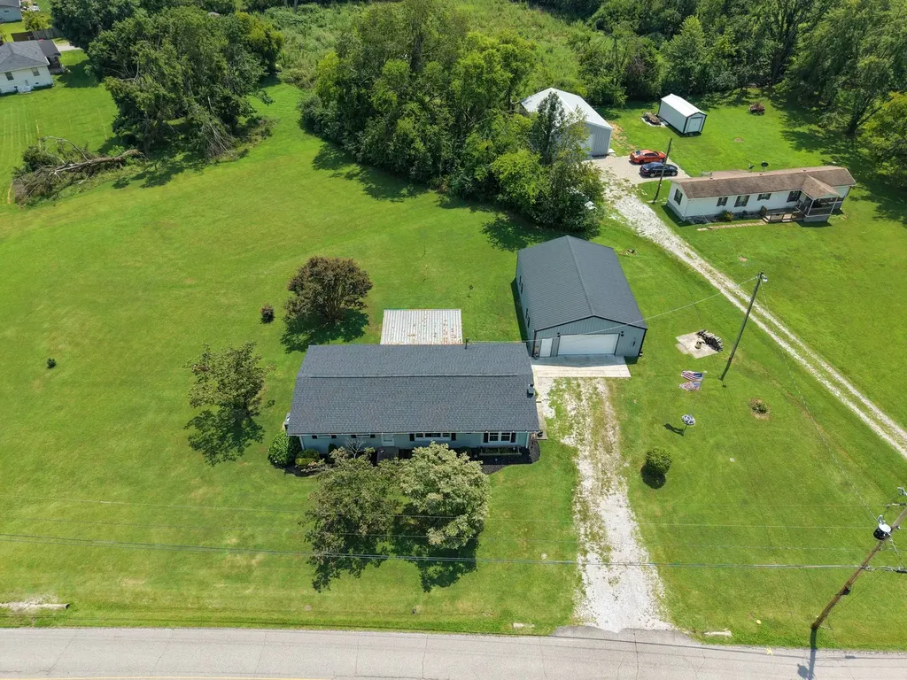 105 E Roberts Road Portland TN 37148