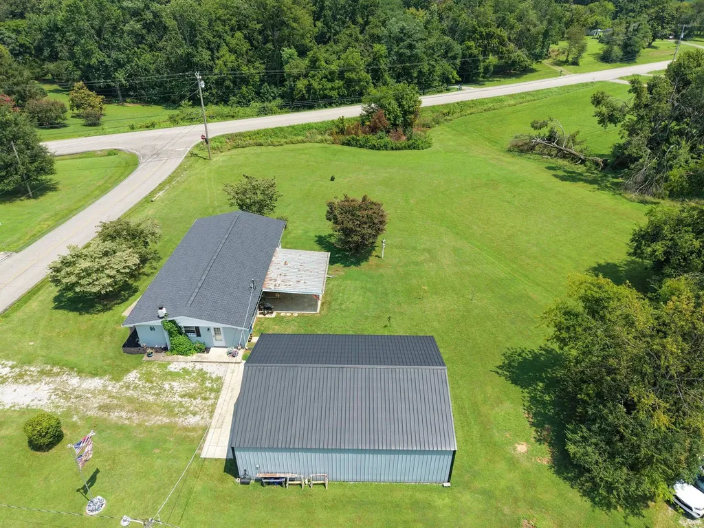 105 E Roberts Road Portland TN 37148