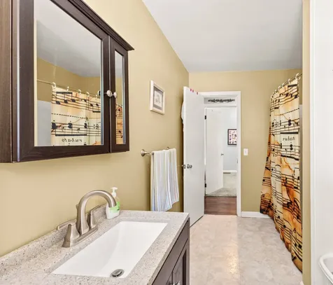 105 E Roberts Road Portland TN 37148