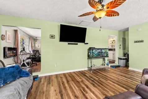 105 E Roberts Road Portland TN 37148