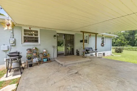 105 E Roberts Road Portland TN 37148