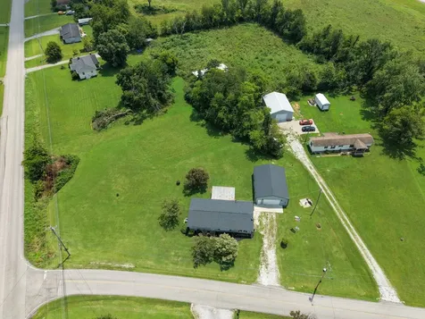 105 E Roberts Road Portland TN 37148