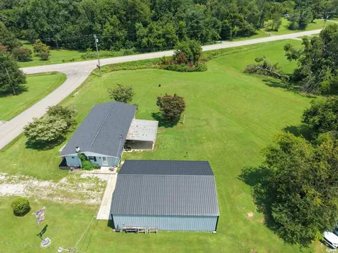 105 E Roberts Road Portland TN 37148