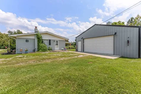 105 E Roberts Road Portland TN 37148